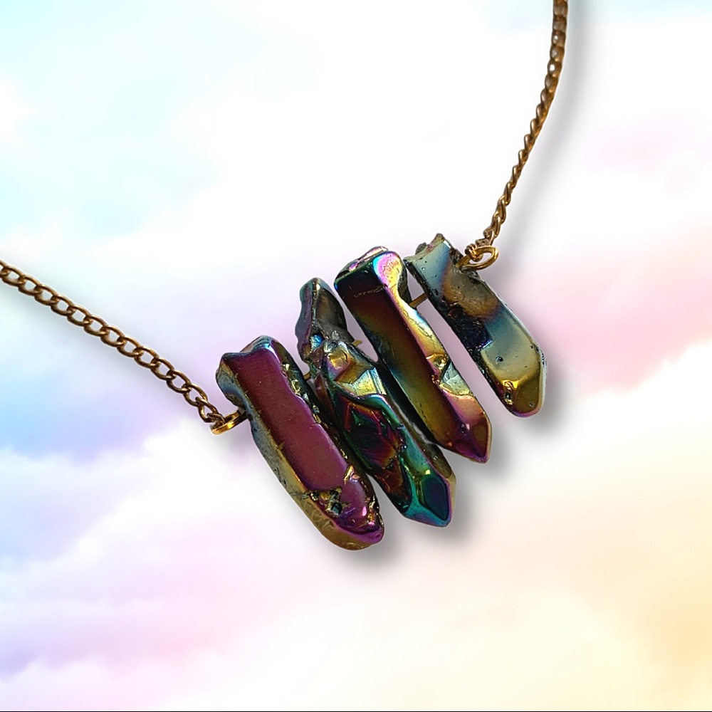 ⭐️ Dark Crystal Iridescent Quartz Gold Bar Chain Necklace